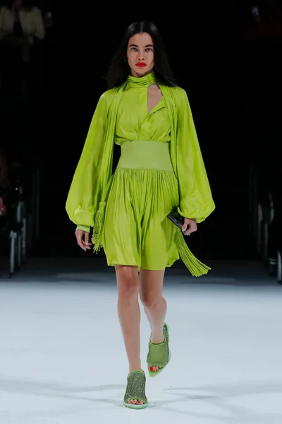 Look 25